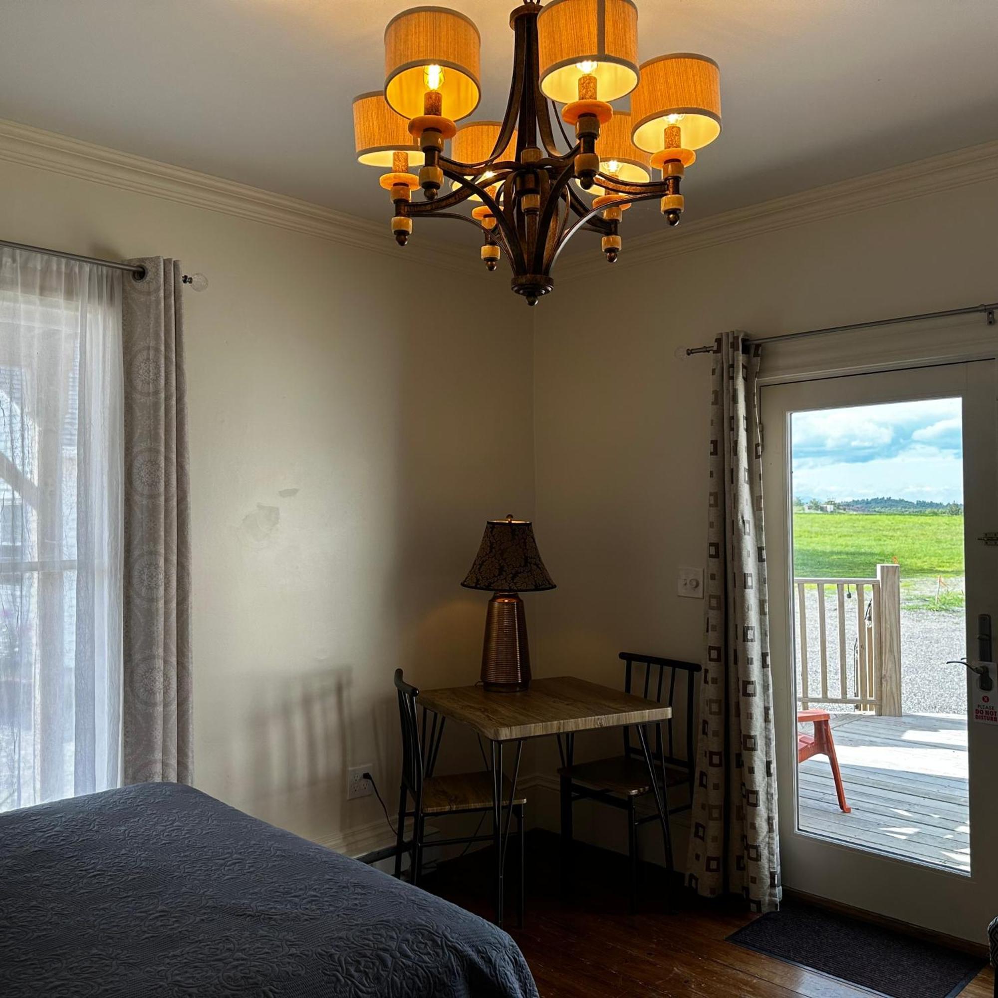 The Whitetail Inn And Suites- ลินคอล์น ภายนอก รูปภาพ