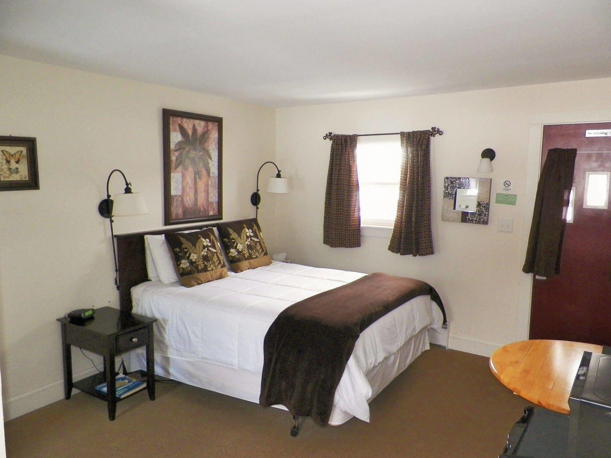 The Whitetail Inn And Suites- ลินคอล์น ภายนอก รูปภาพ